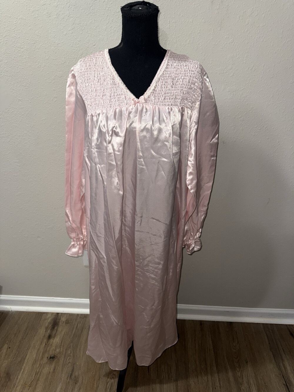 VTG Delicates Nightgown Medium M Pink Satin Smocked Yoke V Neck Long Sleeve